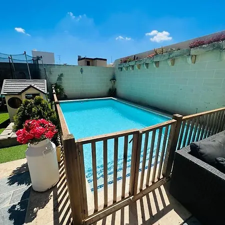 Id-dar Taz-zija Including Pool & Garden بيت للعطل