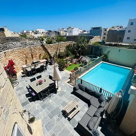 Id-dar Taz-zija Including Pool & Garden بيت للعطل